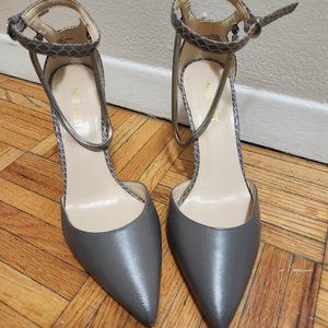 Nine West Gray Point Toe Heel w/ Silver Accent Strap 7M